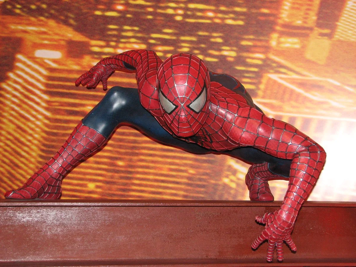 Spider-Man stasera in TV | Tobey Maguire, il costume, il bacio: 5 curiosità sul film del 2002