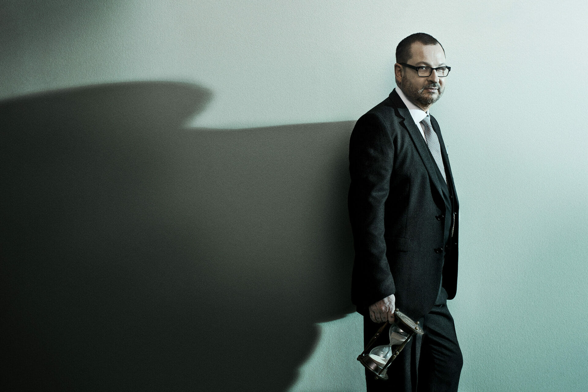The 7 Most Exciting Hours of Mr. Trier’s Life in 24 Chapters