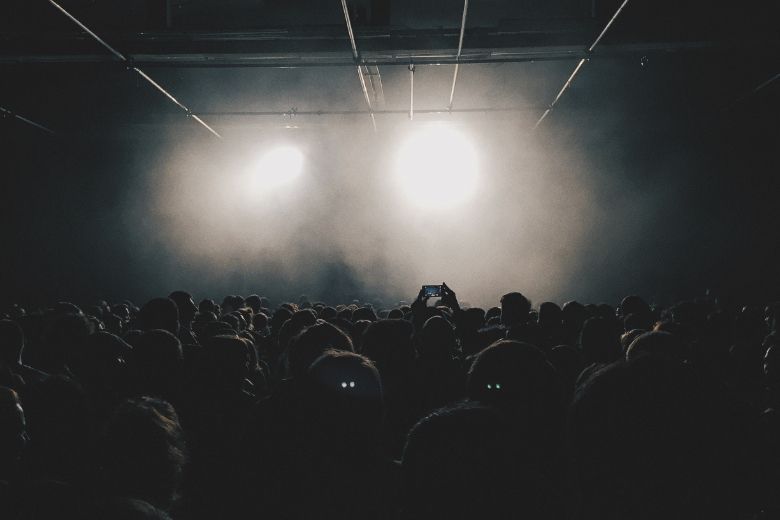 Listening Party | Da Burgess a Kanye West tutto quello che c'è da sapere