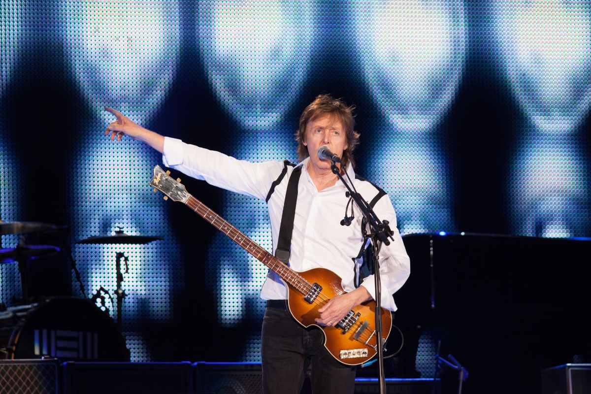 Paul McCartney show ai 50 anni del Saturday Night Live | Tributo ad